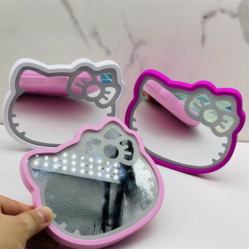 Sanrio Hello Kitty LED Beauty  – Beauty With Makeup Bewertung und Preis